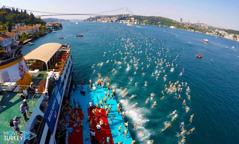 About 2000 swimmers participate in the swimming marathon in Istanbul