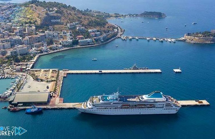 Cruise ship Gemini in Turkey
