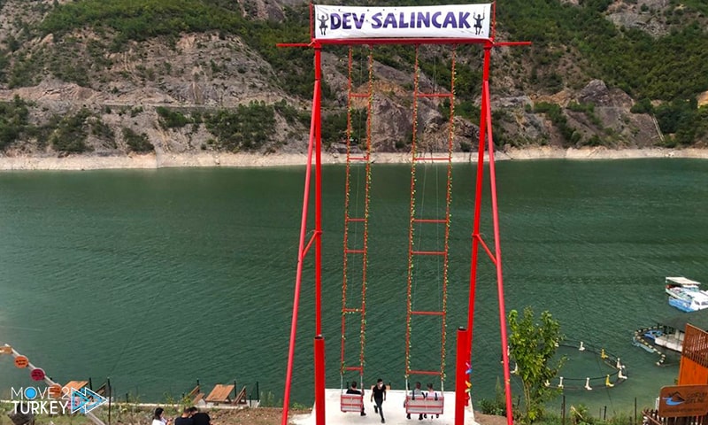 the giant swing on Lake Borçka