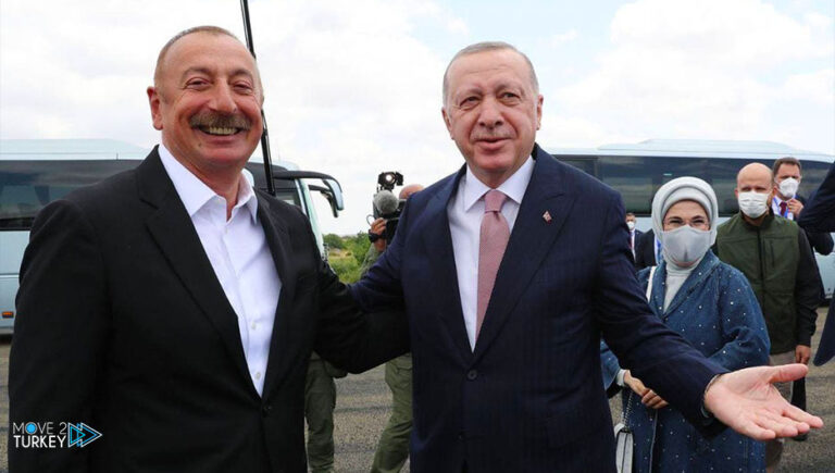 Azerbaijani President presents Erdogan as a thoroughbred horse