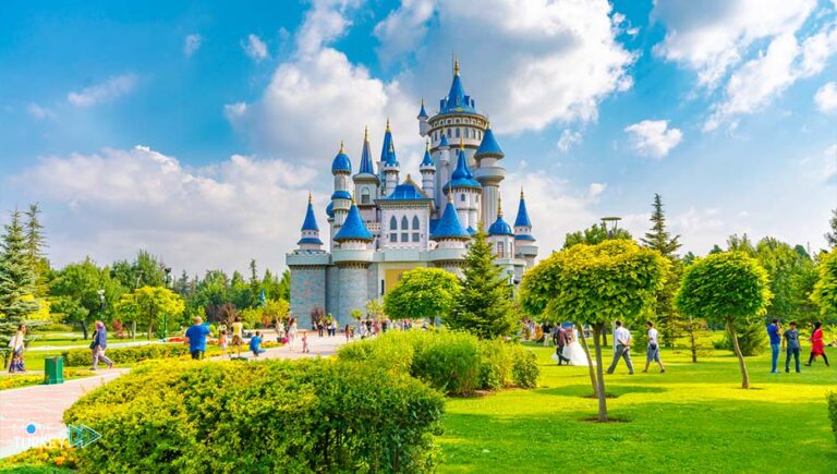 Eskişehir in Turkey – The fairytale Cinderella Palace city in Turkey!