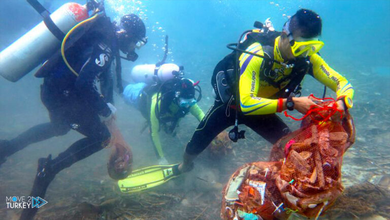 Sudden junk emerging from the sea in Kadikoy: motorcycles, phones…