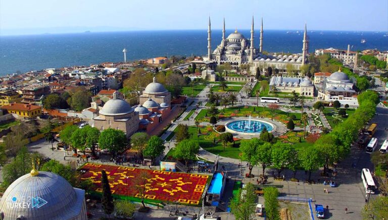 Sultanahmet Square – one of the best places to visit in Istanbul!