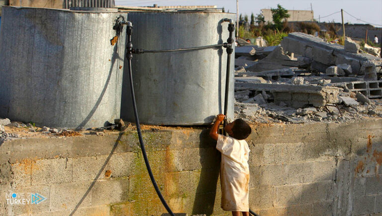 The Israeli army destroyed a water line in the southern West Bank