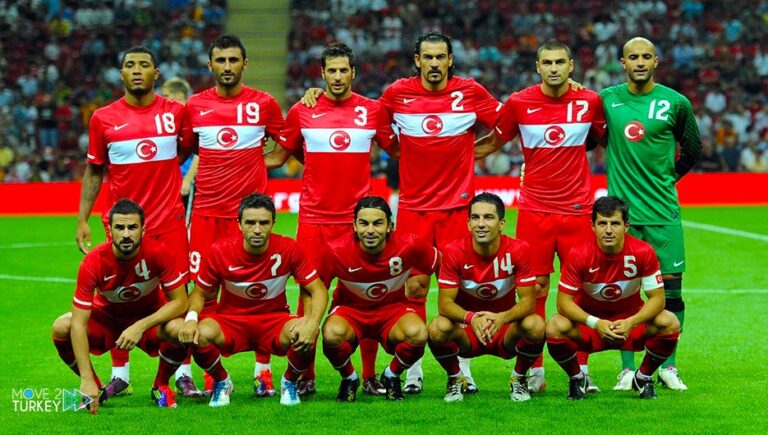 The Turkish national team arrives in Amsterdam to face the Netherlands