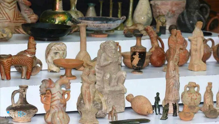 Turkey.. 173 artifacts seized from a car in Izmir