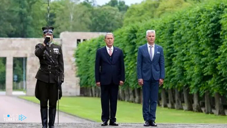 Minister Hulusi Akar visits the cemetery of Turkish martyrs in Latvia