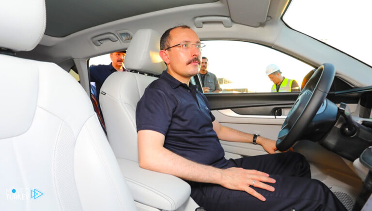 Turkish Trade Minister conducts a test drive of the local car