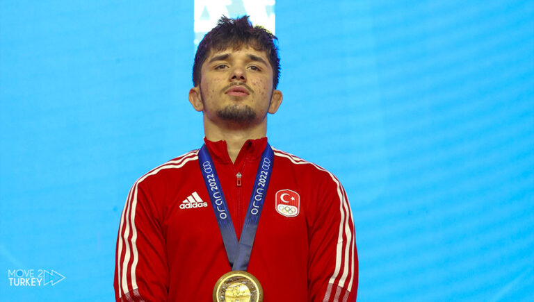 Weightlifting.. Turkish Khardal wins A gold in the Mediterranean Games