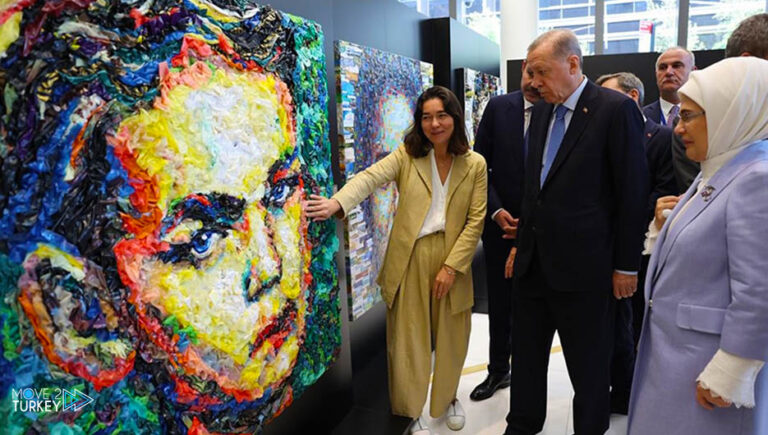 Erdogan and his wife visit an exhibition of paintings from waste in New York