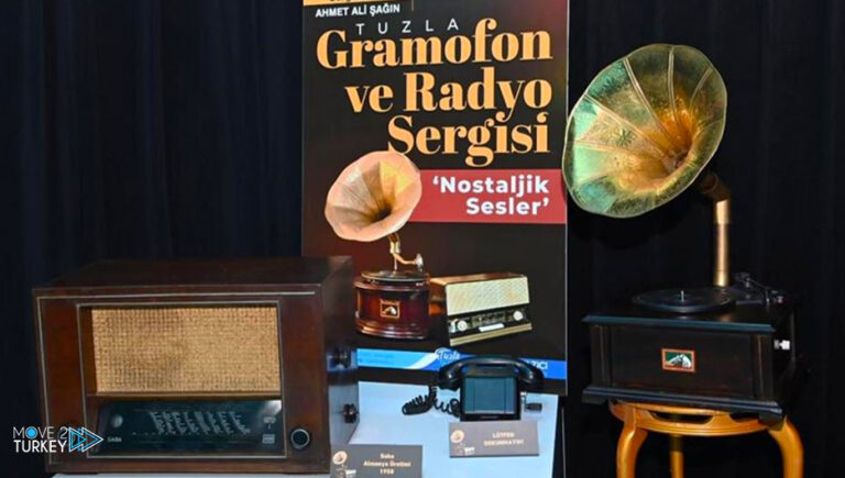 Istanbul.. Opening of an exhibition for radios and gramophones