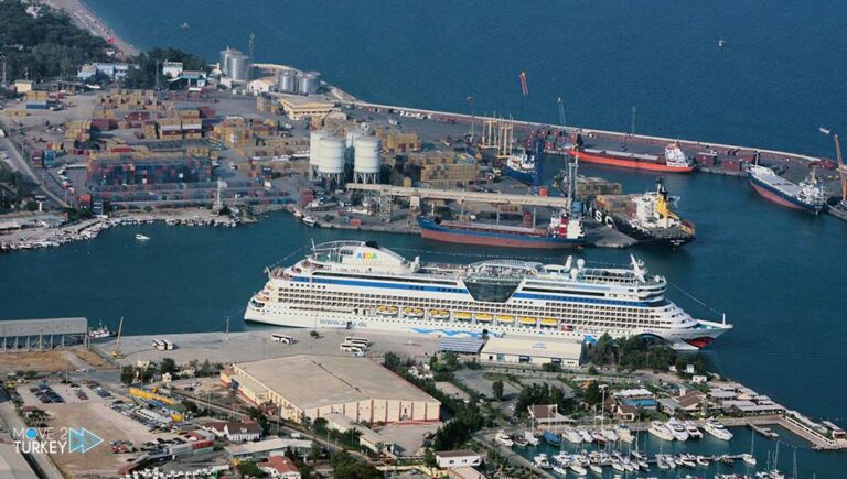 The Turkish port of Antalya has received 30,000 tourists