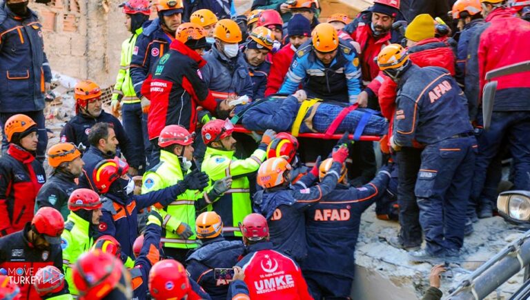 Rescue crews in Turkish states rush to the earthquake zone