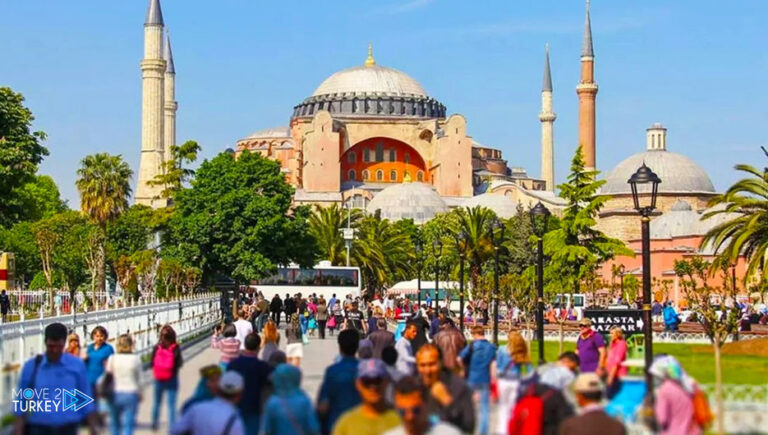 Turkey hosts over 40 million tourists in 8 months