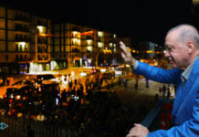 Erdoğan Visits Earthquake-Affected Families in Malatya